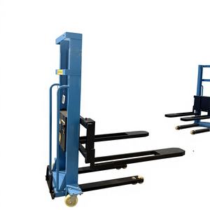 Nouveau <span class=keywords><strong>chariot</strong></span> <span class=keywords><strong>élévateur</strong></span> à fourche <span class=keywords><strong>embarqué</strong></span>, opération de levage manuelle, batterie au plomb-acide, déplaceur latéral hydraulique, capacité de 1 tonne, adaptabilité aux terrains accidentés - Product Image 3