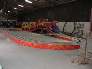 Train d'attraction électrique en fibre de verre durable Convoy pour centres commerciaux et parcs d'attractions, produit de type voitures tamponneuses - Product Image 3