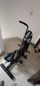Bicicleta de Ejercicio con Ventilador de Aire de Alta Resistencia Mejorada, Máquina de Entrenamiento Cardiovascular de Alta Frecuencia para Gimnasios Comerciales Premium - Product Image 4