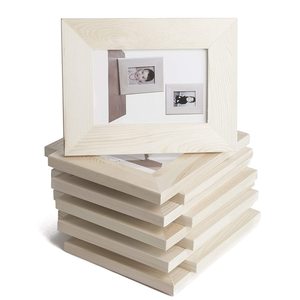 Cornice Fotografica in Legno di Ulivo Personalizzabile ed Ecologica |   Design Inciso con Foglie di Ulivo Greco, Artigianato Saniya - Product Image 4