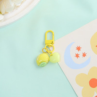 Vente en gros de mini pendentifs porte-clés en résine et plastique, mignons, en forme de fruits et de cœurs, pour accrocher à la main, ornements d'emballage, porte-clés, très demandés