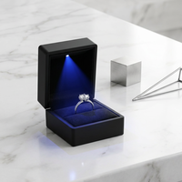 Boîte à bijoux de luxe noire à LED avec estampage doré, emballage à LED pour bijoux, boîtes à bagues personnalisées, boîte à bijoux avec lumières