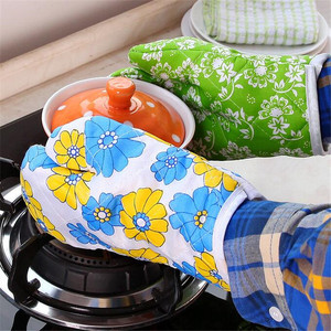 ถุงมือเตาอบแบบหนา ทนความร้อน สำหรับใช้กับไมโครเวฟ อบขนม ทำอาหาร ใช้ในครัว ทำจากใยโพลีเอสเตอร์ ขนาดเดียว - Product Image 5