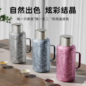 Termo de titanio Tomic de 1000 ml con asa para uso en exteriores - Product Image 5