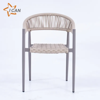 Chaises empilables de patio de vente chaude meubles de jardin chaises de salle à manger en osier chaises de corde d'accoudoir de restaurant de rotin