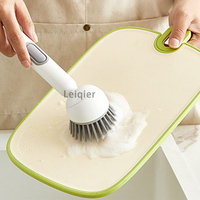 Brosse à vaisselle de cuisine avec distributeur de savon et logo personnalisé, poignée à angle réglable, facile à utiliser, à suspendre