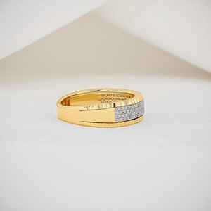 Luxury Hand <b>Crafted</b> Bordered Pave Diamond Statement Rings 18k Solid Gold Ribbed Border Rings with Natural Paved Diamonds OEM ODM - Product Image 3