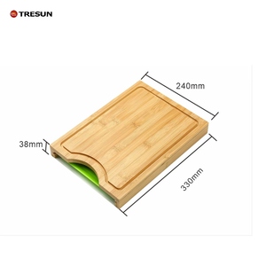Tabla de cortar grande de bambú con bloque de madera y bandeja deslizante de plástico con ranuras para jugos, hecha de madera natural - Product Image 6