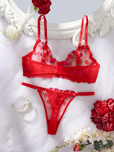 Ensemble de lingerie sexy rouge en dentelle transparente brodée florale avec soutien-gorge push-up pour femmes - Product Image 4