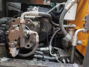 วอลโว่ EC140D รถขุดไฮดรอลิกขนาดเล็กรถขุดตีนตะขาบ14Ton เครื่องยนต์ขนาดเล็กสภาพดี - Product Image 5