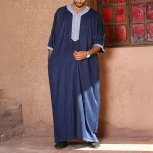 Abito Arabo da Uomo Toby Fatto a Mano Blu Navy con Ricami Bianchi Raffinati Stile Musulmano - Product Image 3