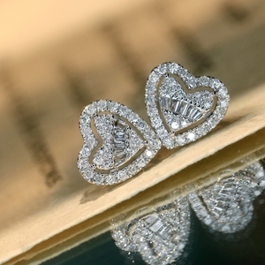 อาซูโอ 18K ทองคำขาวแท้ เพชรธรรมชาติแท้ รูปหัวใจน่ารัก คลาสสิก สวมใส่ได้ทุกวัน ต่างหูแบบติดหู ของขวัญสำหรับผู้หญิง วันเกิด - Product Image 5