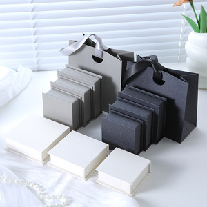 Emballage de bijoux sur mesure gris ardoise, style livre, avec finition <span class=keywords><strong>grain</strong></span> de pierre et fente interne pour <span class=keywords><strong>carte</strong></span>, pour une image de marque de luxe. - Product Image 6