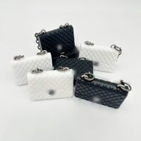 Mini sac matelassé à chaîne, modèle de sac à main de luxe simulé, accessoire de scène pour maison de poupée, ornement de bureau tendance, matériau artisanal DIY en PVC