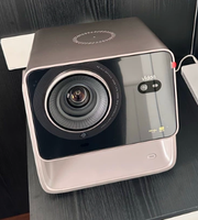 Projecteur laser tricolore 4K C5 ProMax avec zoom optique et fonction de déplacement de l'objectif pour le jeu, la haute résolution, le home cinéma