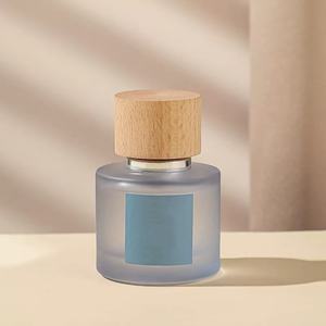 Eau de Parfum de Lujo Unisex - Fragancia Duradera con Notas Elegantes - Product Image 2