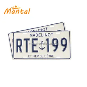 Placa de matrícula de coche de aluminio en relieve con impresión de logotipo personalizado con marco de matrícula de metal