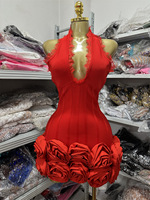 Robe mini élégante rouge à col halter, sexy, courte, moulante, pour club, avec bordure en dentelle et ourlet à fleurs 3D