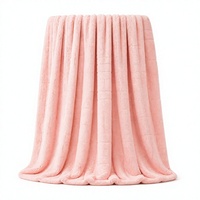 Couverture de lit d'hiver en fausse fourrure de lapin rose de luxe, à rayures diagonales 3D, double couche, super douce et chaude, en jacquard, en peluche, cadeau
