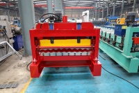 Nouvelle machine de formage à froid pour tôles de fer métalliques à longue portée pour toiture en Chine