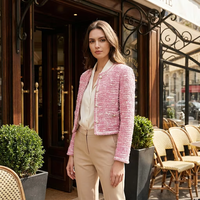 Veste en laine mélangée 2026 rose clair et blanc pour femmes, avec boutons perlés, style parisien, avec tissu personnalisé OEM/ODM.