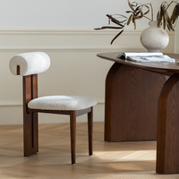 Chaise de salle à manger moderne du milieu du siècle en bois massif avec dossier à fentes verticales en tissu bouclé, pour la maison, l'hôtel, la villa, l'appartement