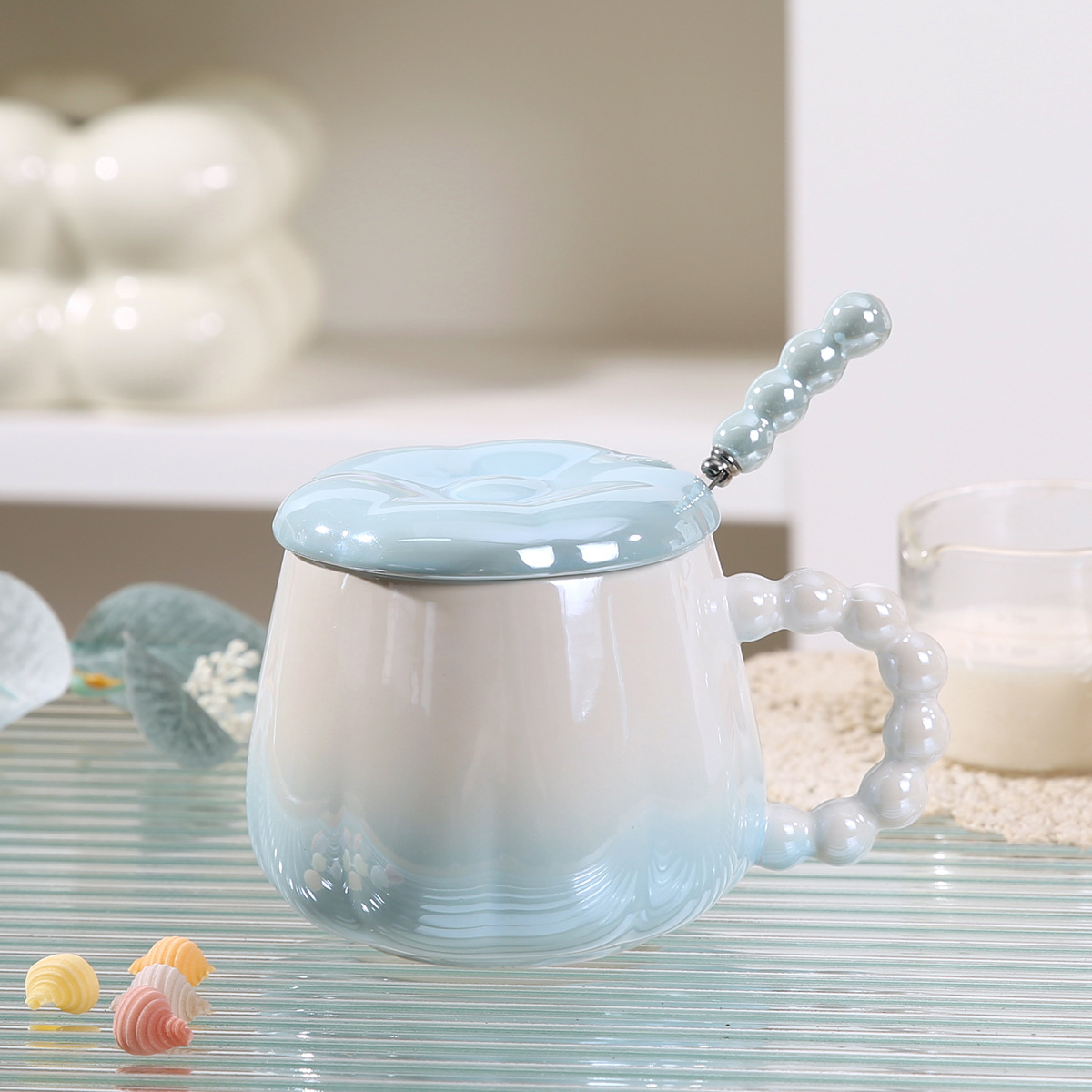 Cuillère à couvercle de tasse colorée bleue