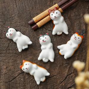 Japon tarzı köpek çubuklarını standı karikatür seramik chopstick dinlenme otel restoran sofra tutucu masa çay süsler - Product Image 1