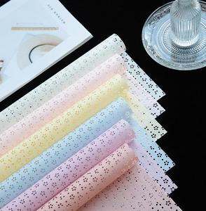 Papel de Regalo con Diseño de Flores, 10 Hojas por Paquete, Papel Popular para Envolver Ramos de Flores y Regalos - Product Image 1