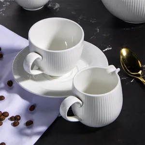 Cucina del ristorante dell'hotel bianco moderno utilizzato Set di caffè in ceramica di tazze da tè goffrato in porcellana Espresso tazza tazza e piattino