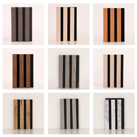 Dalles de plafond acoustiques, panneaux en bois à lattes absorbant le son, réduction du bruit, décoration murale pour un design de hall moderne
