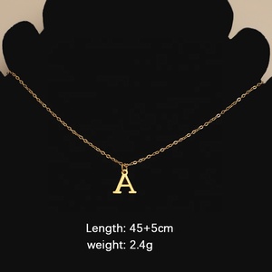 Collier pendentif alphabet anglais en acier inoxydable AZ, style coréen, design de niche, chaîne en bambou, collier sportif pour couples, best-seller - Product Image 1