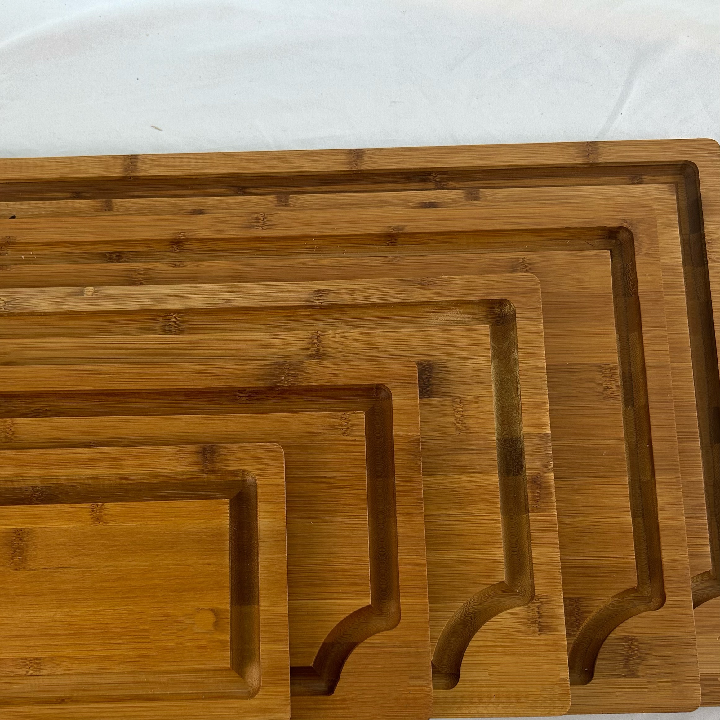 Ensemble de 5 planche à découper en bois Premium, ton foncé