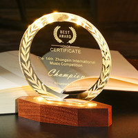 Trophée en cristal lumineux personnalisable, médaille en bois massif créative, souvenir pour employé exceptionnel, ornement, veilleuse, laurier