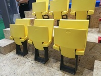 Sièges de stade pliables en HDPE pour tribunes de spectateurs, idéaux pour le football et les gymnases