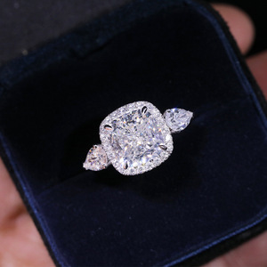 Anillo de Diamantes de Lujo con Diamantes de Corte Cojín de 5 Quilates, Anillo Abierto con Diamantes de Princesa, Estilo Celebridad de Internet - Product Image 1