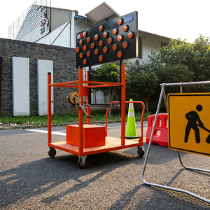 Remorque VMS (panneau d'affichage à messages variables) avec panneau directionnel à LED solaire, panneau de signalisation mobile à flèches ambre pour la circulation routière - Product Image 6