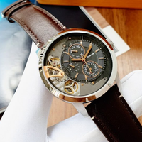Commande en gros – Montre personnalisée avec logo, squelette ajouré, style sport, en cuir véritable, mouvement à quartz, boîtier en acier inoxydable 22 mm