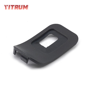 Cubierta de Volante YITRUM 45186-02150-B0 para Toyota Corolla, Cubierta Antipolvo de ABS, Parte Inferior - Product Image 2