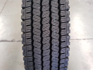 Nouveaux pneus radiaux solides du Japon 195/60R15 - Fournisseur en gros - Product Image 3