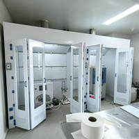Hotte à fumées en polypropylène sur mesure pour laboratoire, type walk-in, avec conduit de ventilation en PP