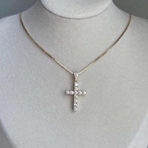 Collier pendentif en diamant moissanite de qualité supérieure pour femmes, à porter au quotidien et pour des cadeaux spéciaux, disponible à prix abordable - Product Image 1