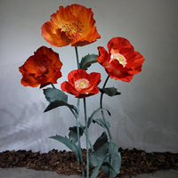 Arrangement floral artisanal de couleur blanche, fleurs géantes en papier d'anémone et de pissenlit pour la décoration de mariage, de fête ou de vitrine