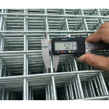 גדר רשת תיל מגולוון מפלדה Q195/Q235 בקוטר 2.7-12 מ\"מ, גודל ניתן להתאמה אישית, מבנה מרותך ועמיד - Product Image 2