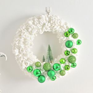 Nueva Corona Navideña Rústica de PVC Hecha a Mano, Innovadora Decoración Colgante para Árbol Pequeño, Adorno Festivo para Puerta, Personalizable para Fiestas - Product Image 1