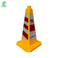 Cono de Tráfico Reflectante Shunlu A049 de 28''-35'', Alta Visibilidad, Material de PC, Base Flexible de PVC y Goma, Venta al Por Mayor de Fábrica