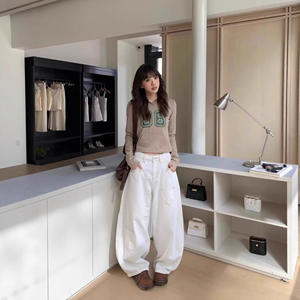 Jeans en denim blanc rétro américain à taille haute pour hommes, nouveau design de rue, coupe ample, amincissante, jambe droite - Product Image 4