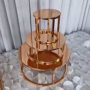 Support de présentation de gâteaux et de desserts Jane Love personnalisé pour mariages, anniversaires, Noël et remises de diplômes - Product Image 3