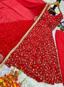 Designer Faux Georgette Gown Kurti Set avec Dupatta pour femmes Tenue ethnique indienne élégante Robe de fête traditionnelle - Product Image 5