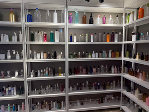 בקבוקים חד פעמיים שקופים עם פקק פרפר, <span class=keywords><strong>30</strong></span> מ\\\"ל, 50 מ\\\"ל, 100 מ\\\"ל, מתאימים לסחיטת דוגמאות קטנות של מוצרי טיפוח. - Product Image 4